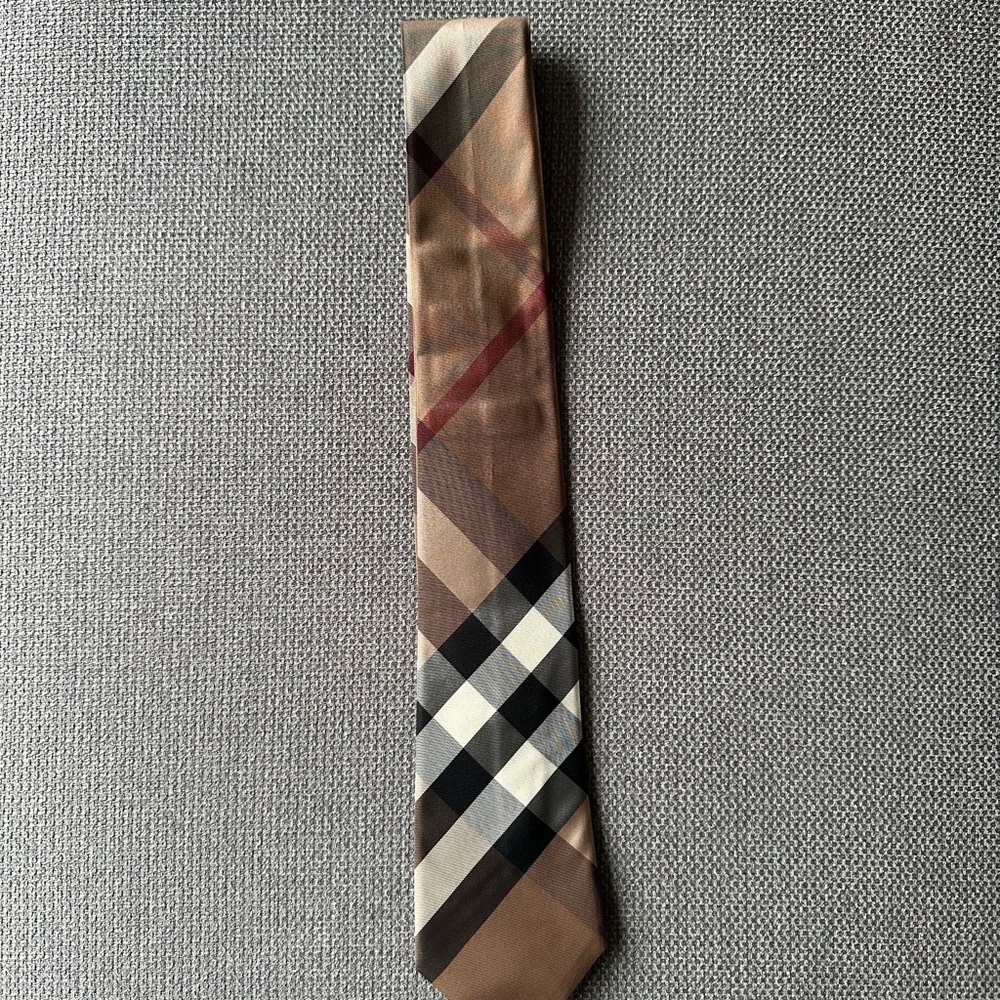 Burberry Classic Checkered Tie in Brown and Black